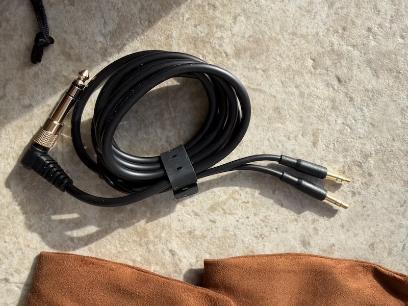 xlr-headphone-and-audio-cables.jpg
