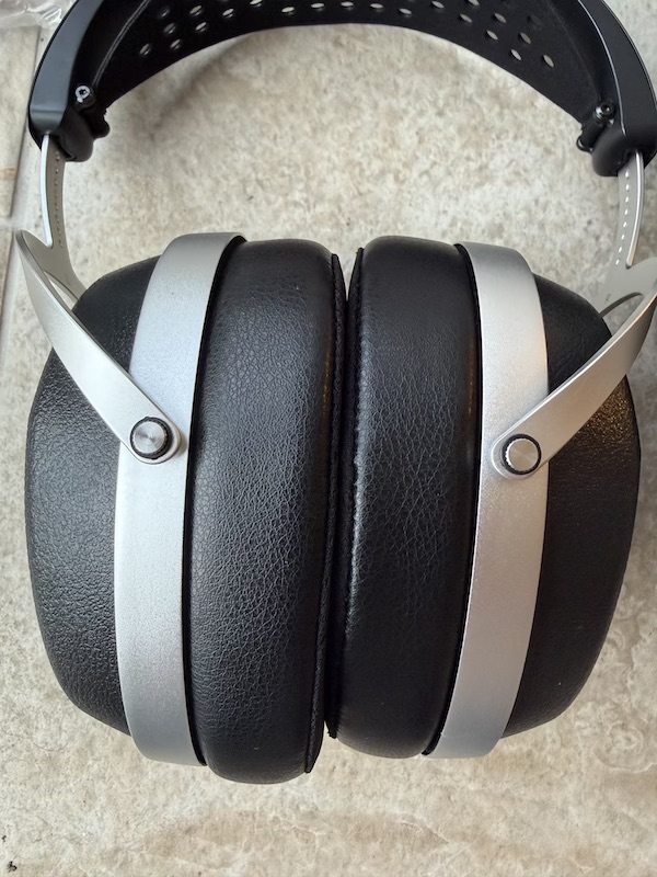 nice-deep-earpads-very-comfortable.jpeg