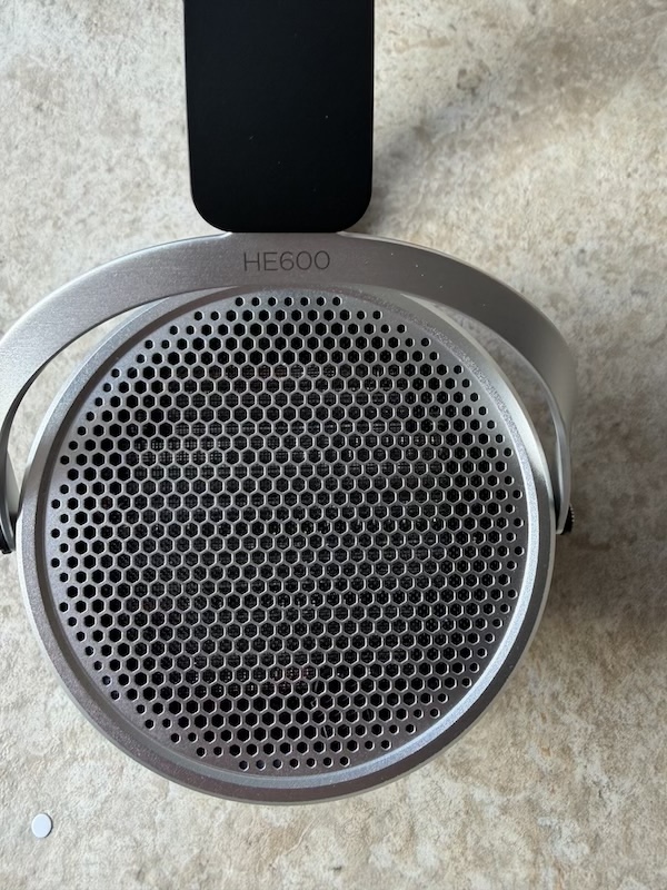 he-600-headphone-grille-view.jpg
