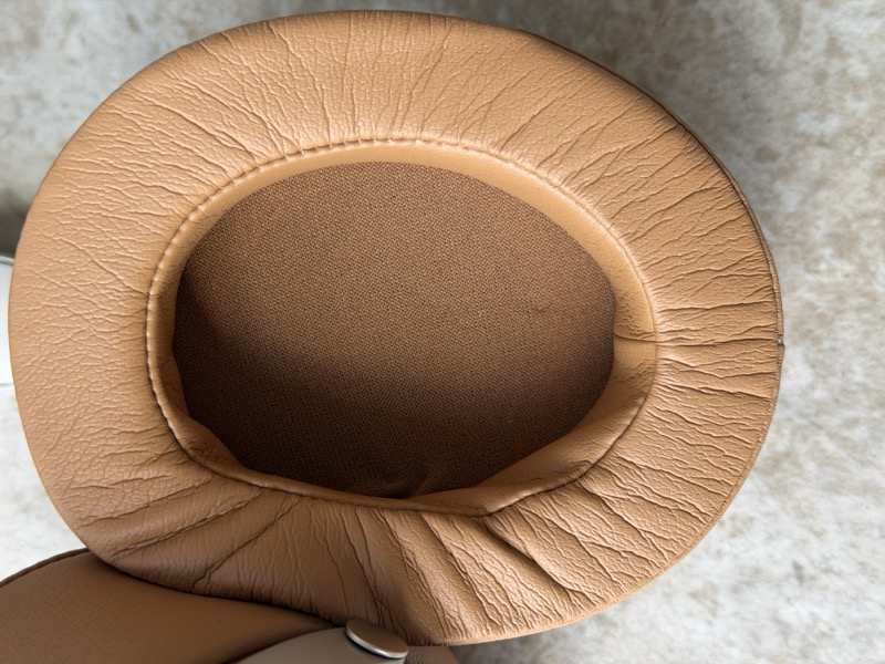 headphone-earcups-interior-closeup.jpg
