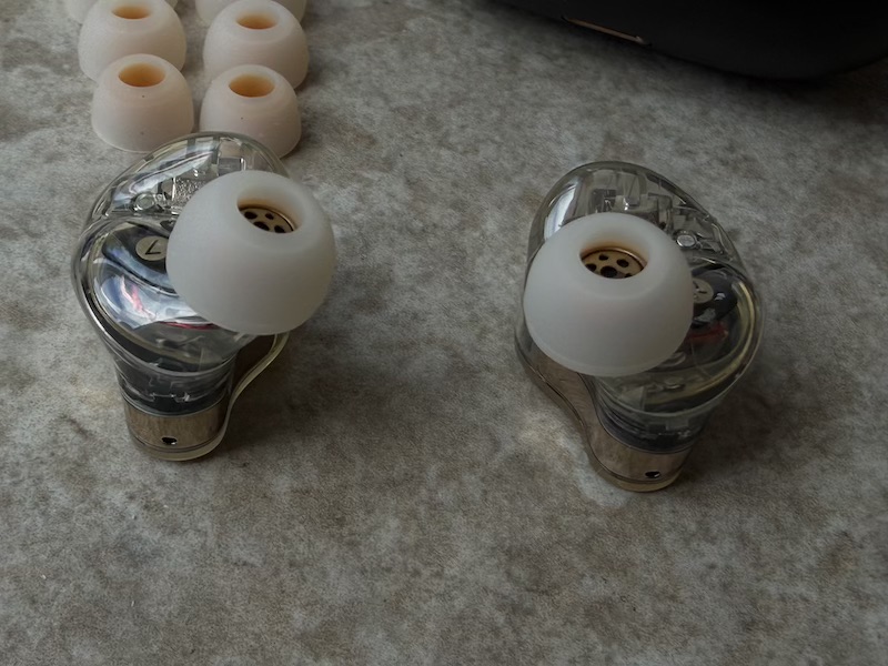 H3 with stock eartips — clear shell design