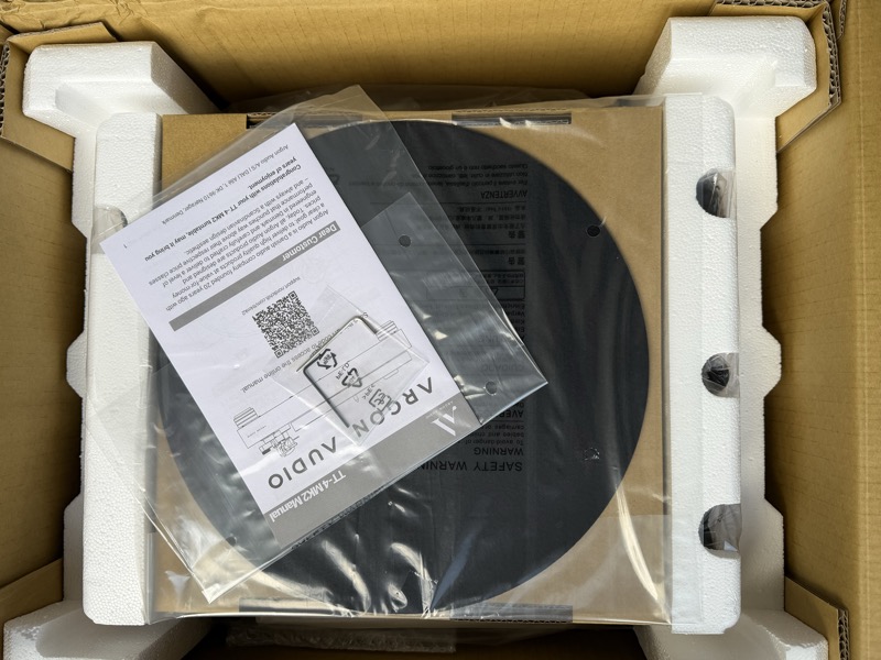 turntable in foam with manual