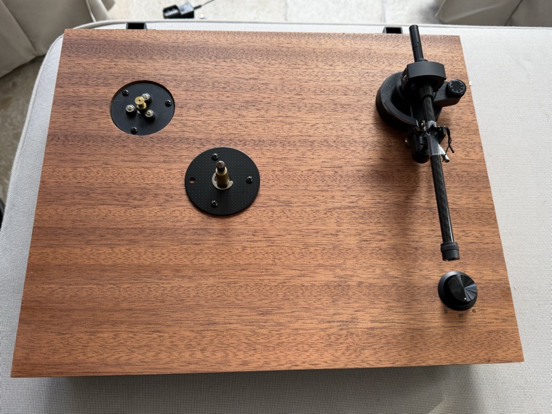 walnut plinth with the platter removed