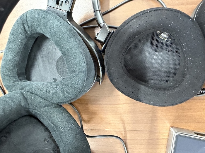 comparing different earcup sizes