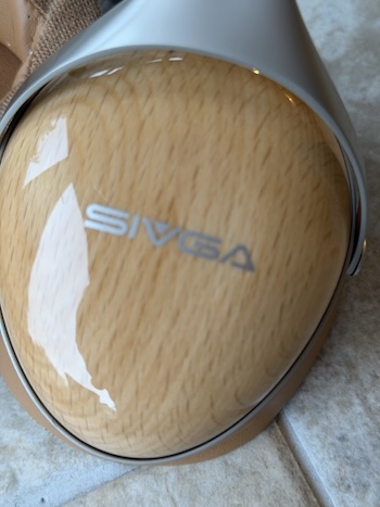 the same earcup from a slightly different angle