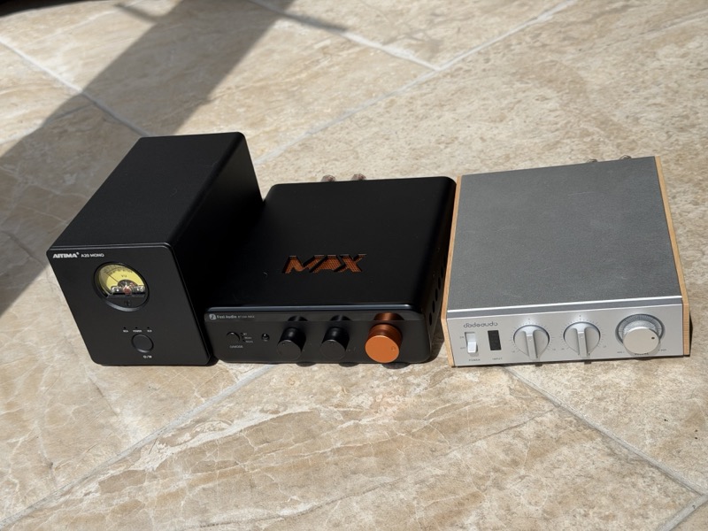 aiyima-a20-mono-amplifier-comparison-with-jade-audio-level_1-fosi-audio-bt20-max.jpg