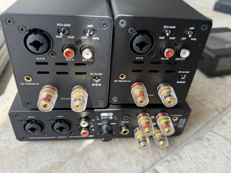 aiyima-a20-mono-amplifier-comparison-with-original-a20-back.jpg