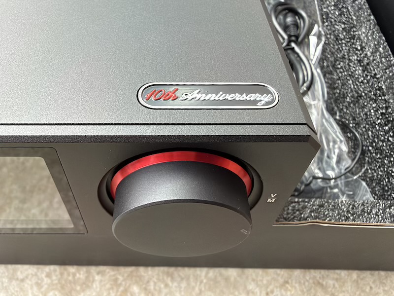 d20-10th-anniversary-badge-and-volume-knob.jpg