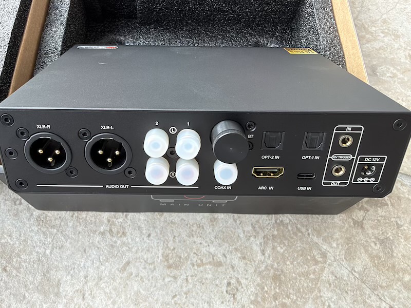 d20-rear-panel-full.jpg