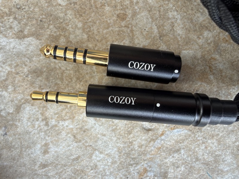 cable adapter 3.5mm and 4.4mm audio plugs