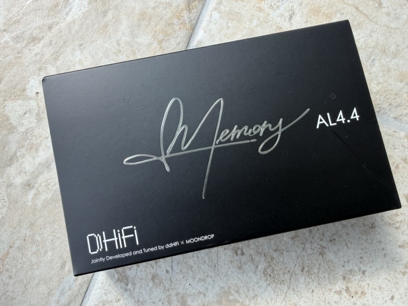 the outer retail box, embossed with the Memory signature and AL4.4 designation