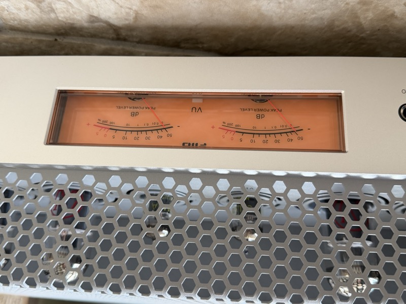fiio amplifier dual meter display
