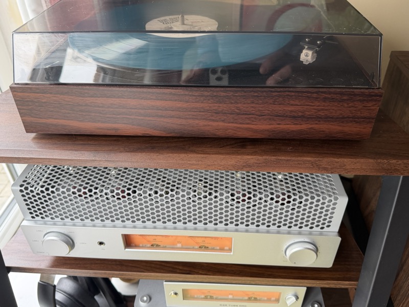 ea13 in the rack with turntables above