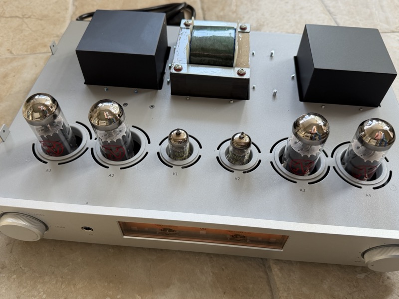 vacuum tube amplifier with multiple tubes