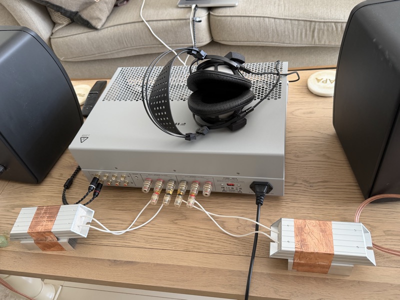 with speaker dummy loads when using headphones
