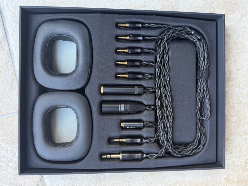 the full cable and adapter accessory kit