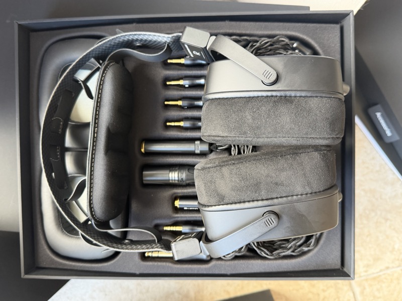 the HEDDphone TWO GT with its full accessory set
