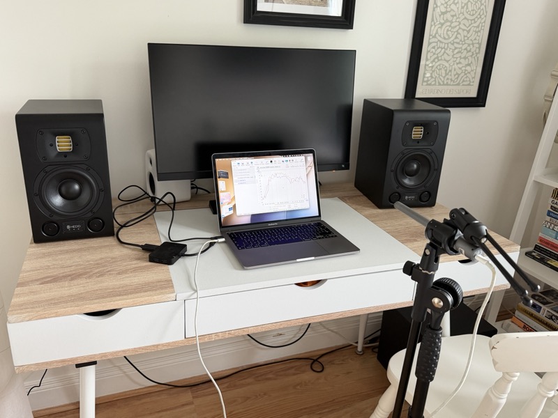 the measurement desk setup with the Type 05 MK2 pair and the laptop running FR sweep software