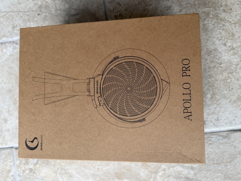 the kraft outer box, illustrated with the apollo pro’s grille