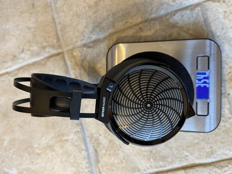 the apollo pro weighed on a kitchen scale at 354g