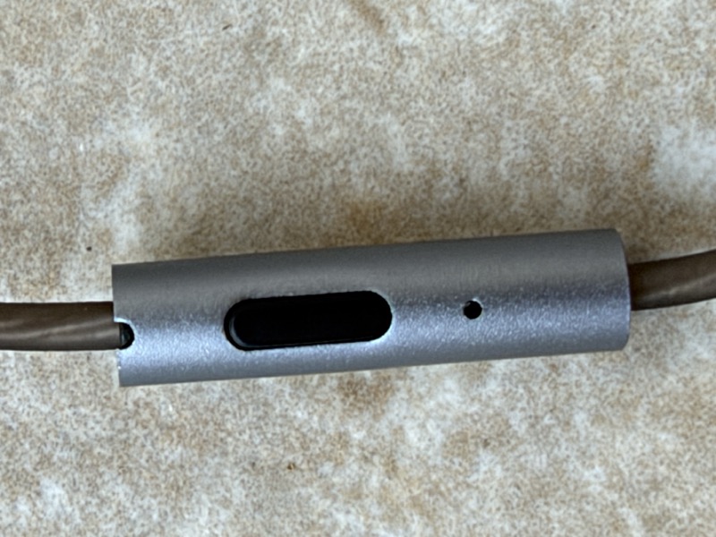 inline remote with single button and mic port