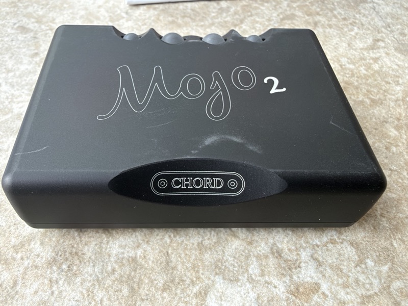 chord mojo 2 top face and side profile showing chassis thickness