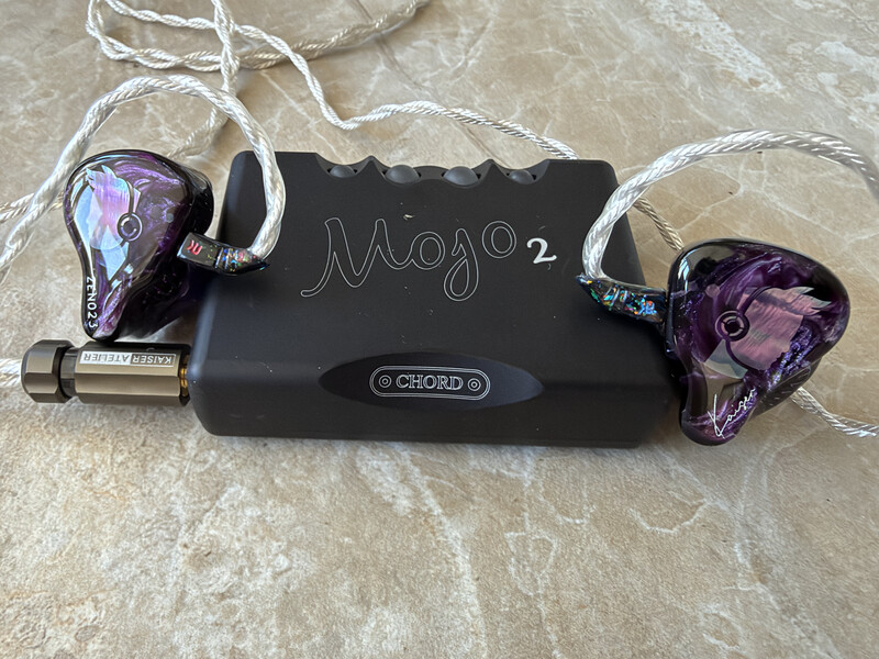mojo 2 connected to the kaiser atelier zencarb custom iems