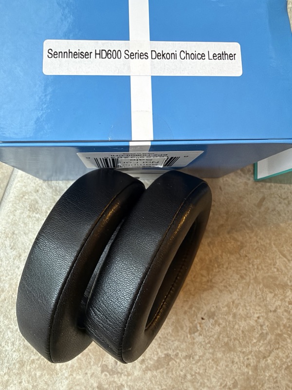 choice leather pads leaning against their blue box, labelled sennheiser hd600 series dekoni choice leather